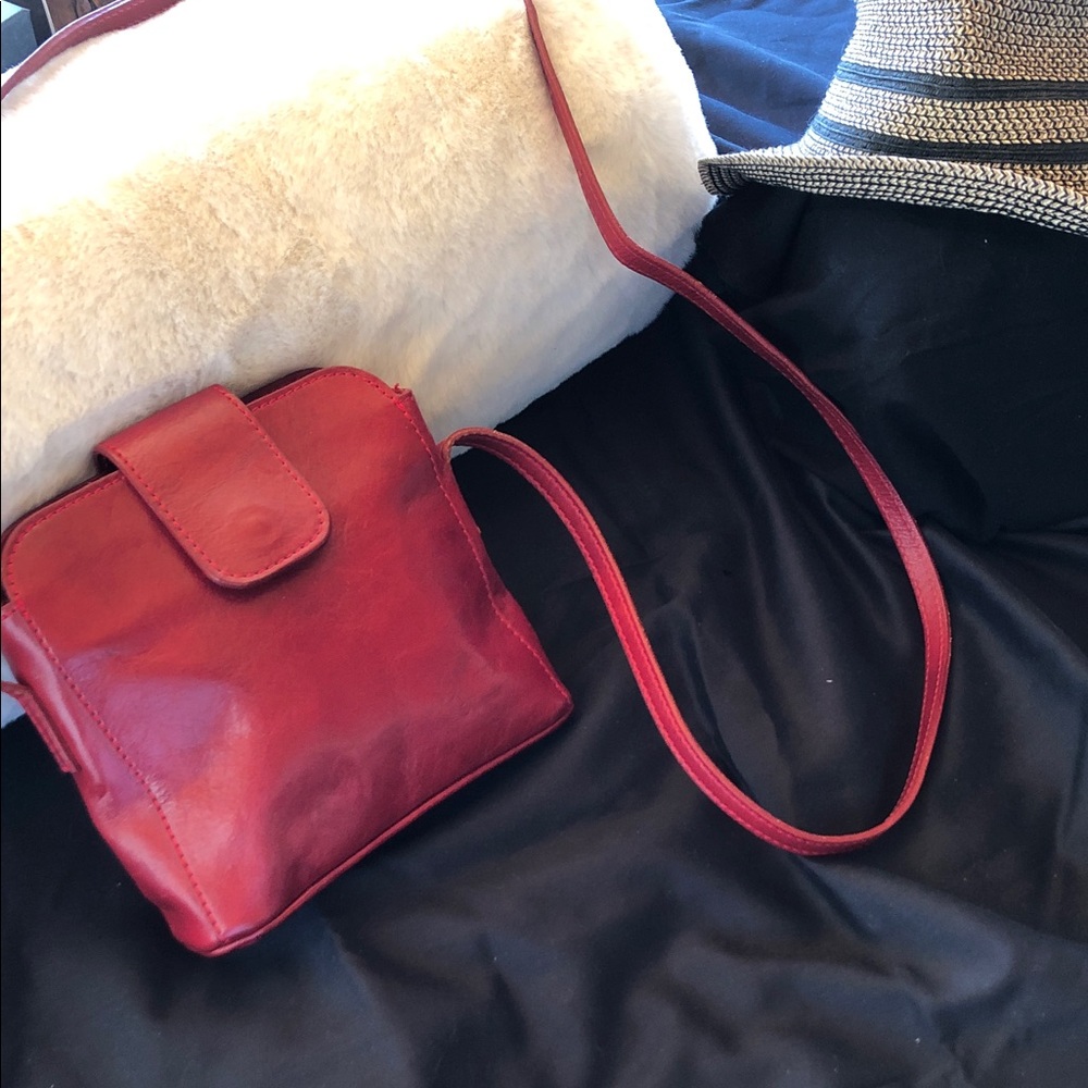 Chic Red Leather Crossbody Bag